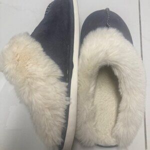 Womens grey gray suede white warm fuzzy fur lined slipper L 8-9